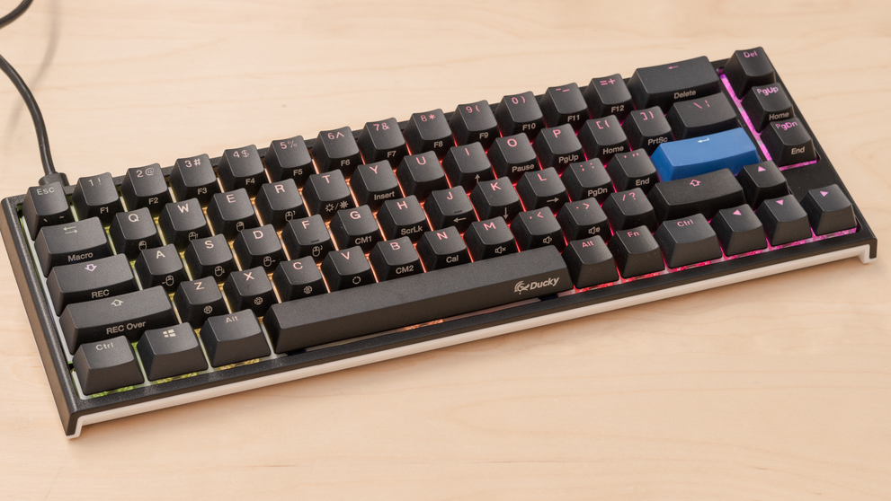 Teclado Mecanico Ducky One 2 SF Español RGB Cherry Mx Red 